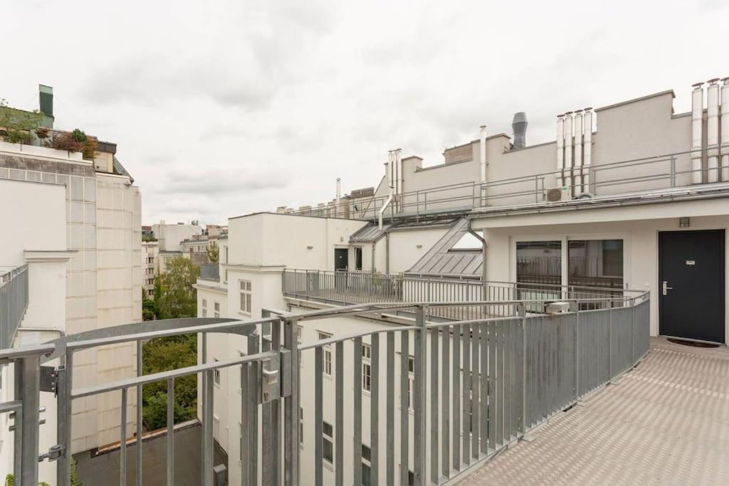 Amazing Terrace, Close To Viennas Biggest Shopping Street Buitenkant foto